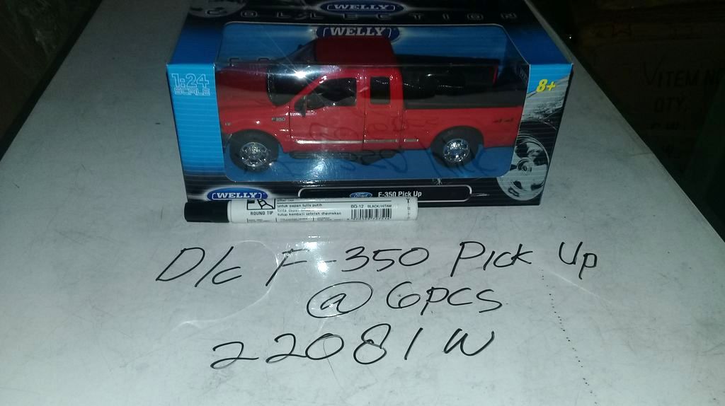 Diecast Mobil Ford F-350 Pick Up 1:24 F/W Welly Box Window @6